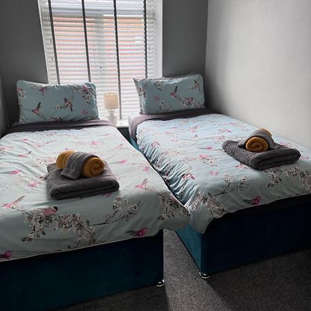 The Greens Apartment Farnworth Zewnętrze zdjęcie