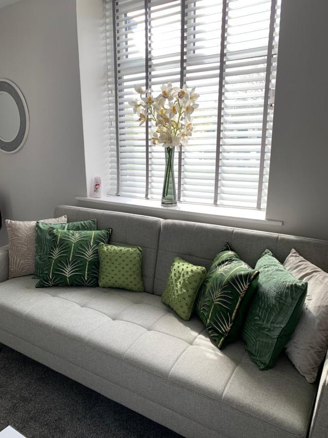 The Greens Apartment Farnworth Zewnętrze zdjęcie